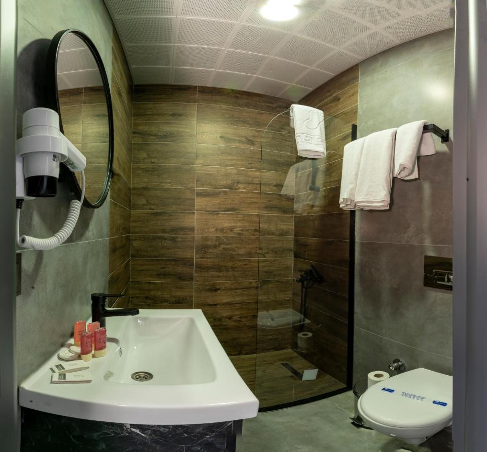 Arnavutkoy Melanj Airport Hotel מראה חיצוני תמונה