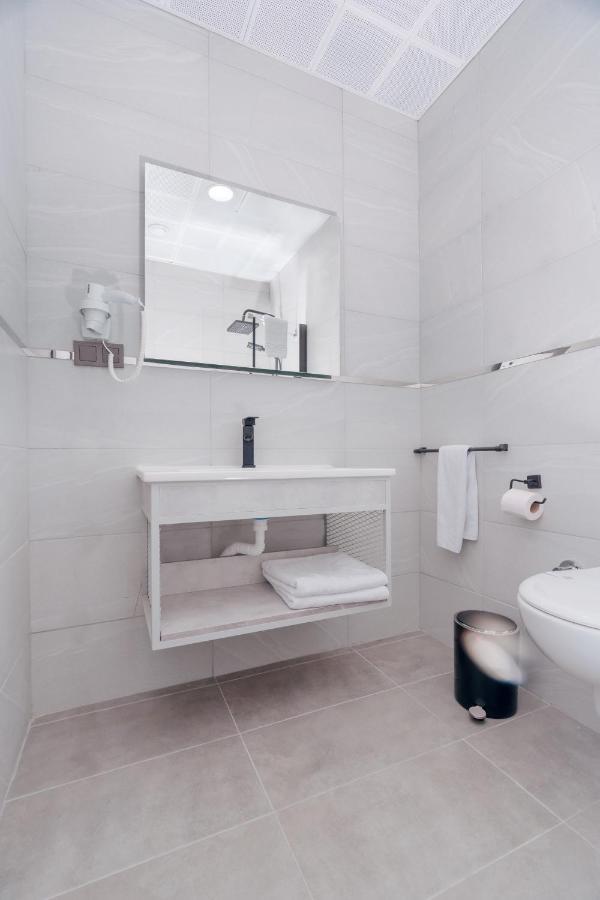 Arnavutkoy Melanj Airport Hotel מראה חיצוני תמונה