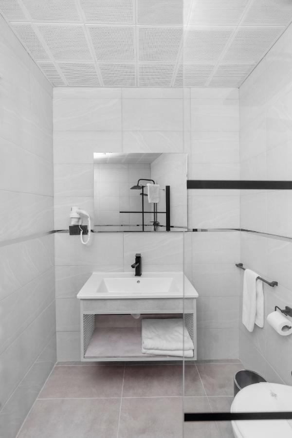 Arnavutkoy Melanj Airport Hotel מראה חיצוני תמונה